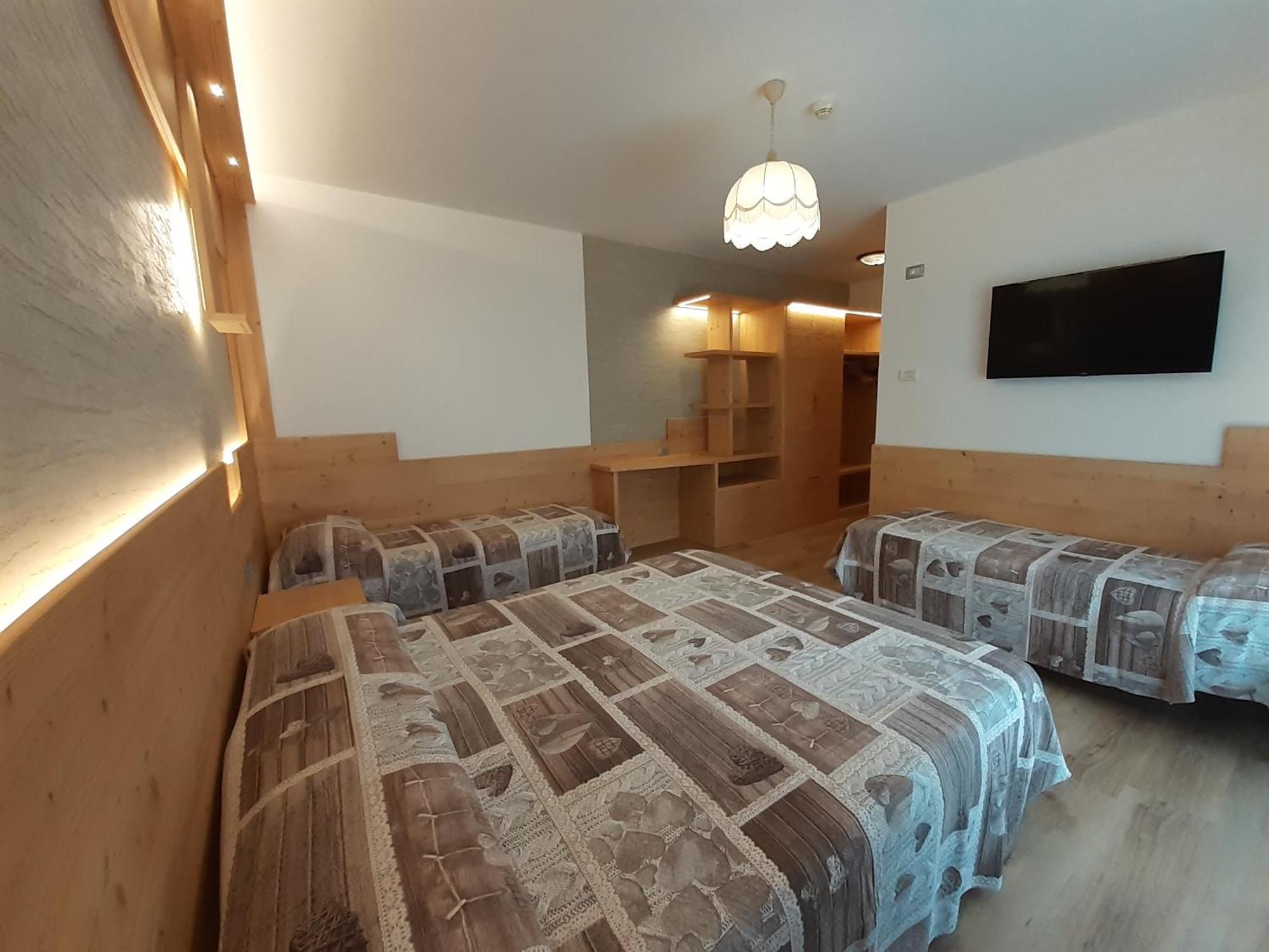 Hotel Garni Miramonti Falcade Luaran gambar