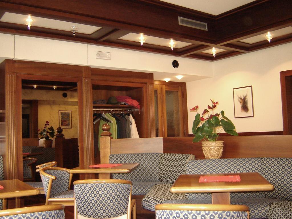 Hotel Garni Miramonti Falcade Luaran gambar