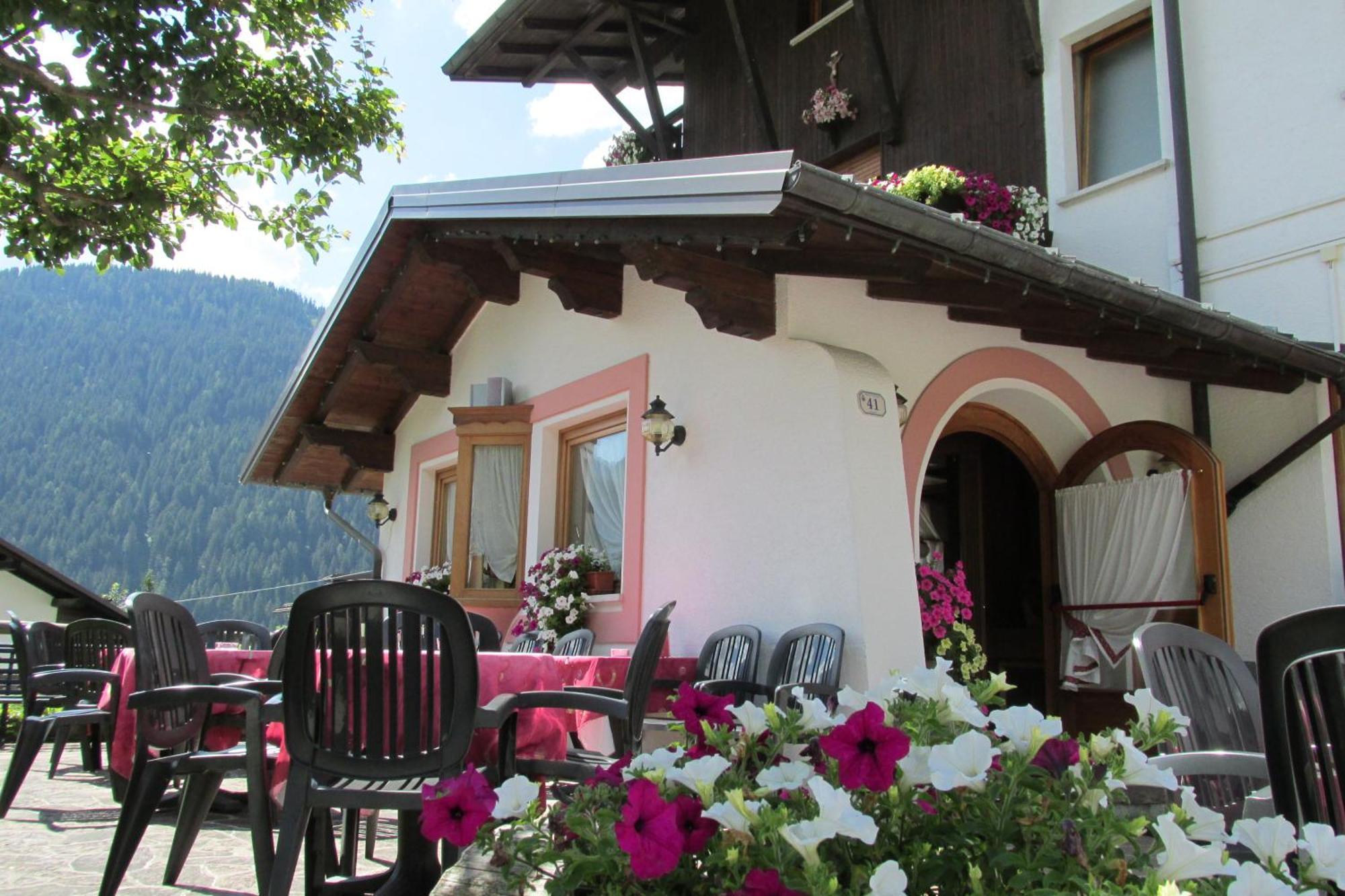 Hotel Garni Miramonti Falcade Luaran gambar